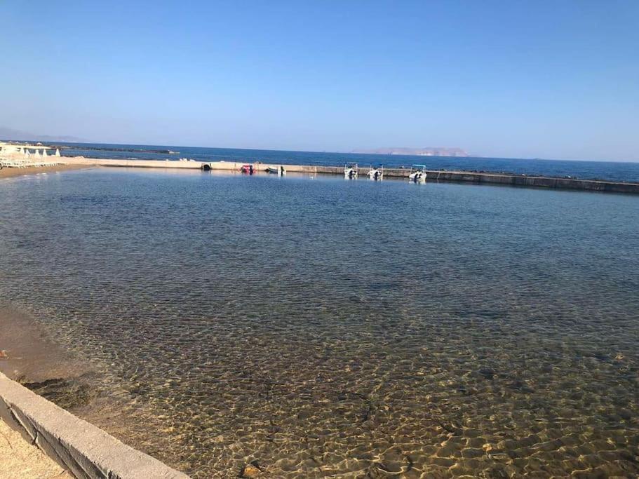Modern One Bedroom Beachside Holiday home Hersonissos (Crete)