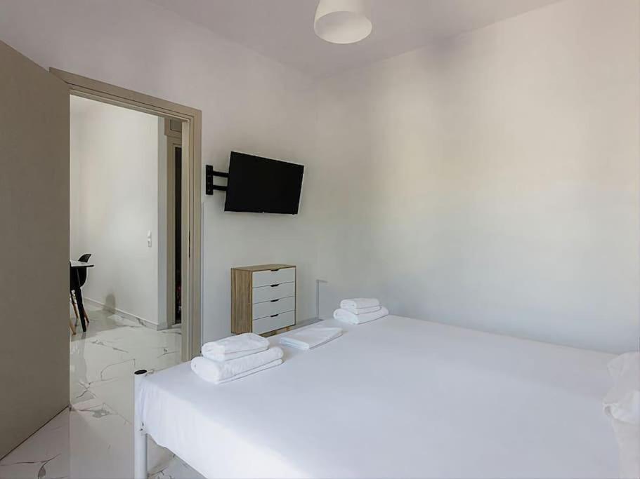 Modern One Bedroom Beachside *