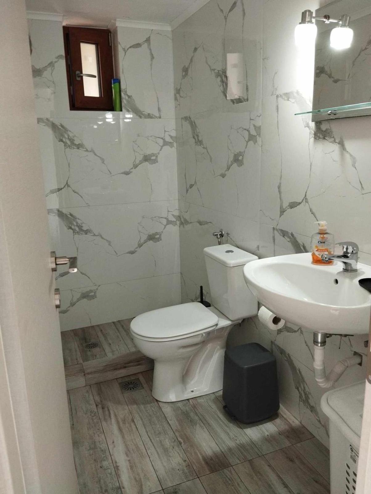 Modern One Bedroom Beachside בית נופש הרסוניסוס